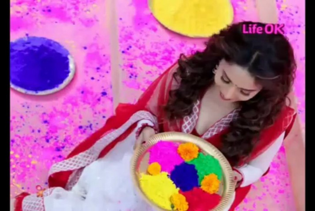 Madhuri Dixit Special to Holi