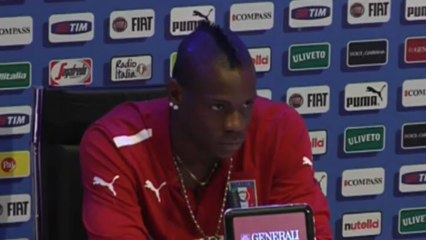 Balotelli: "Che rabbia il razzismo"