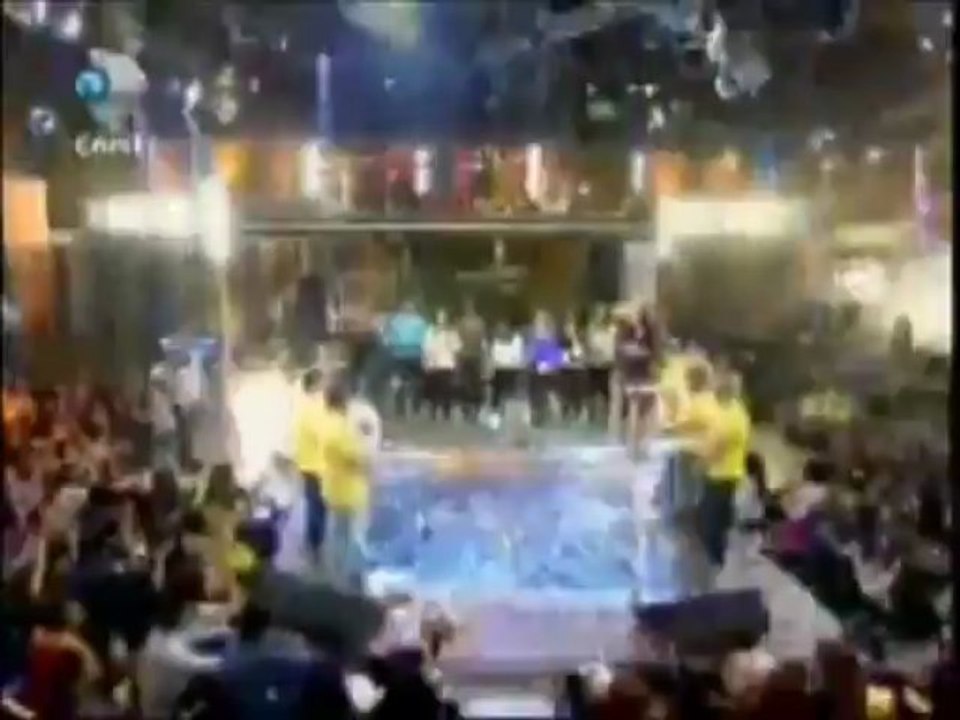 Beyaz Show - Vakıfbank Bayan Voleybol Takımı - Saem Bandosu