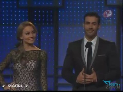 David Zepeda @davidzepeda1 y Angelique Boyer @Anboy88 presentan premio TVyNovelas 2010