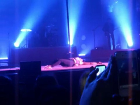 Jenifer @ Toulon, Zénith Oméga - Est-Ce-Que Tu M'Aimes ? Mât Pendulaire