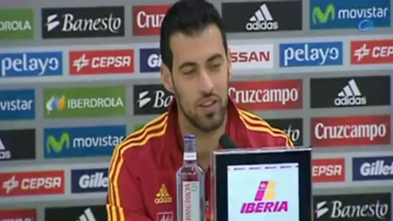 Busquets considera que "Del Bosque está igual de bien que siempre