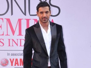 Red Carpet Of Ponds Femina Miss India 2013