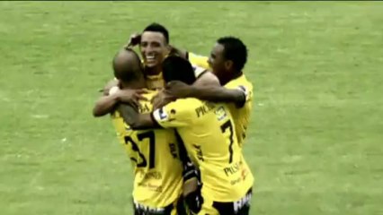 Equateur - Un lob de 35 mètres