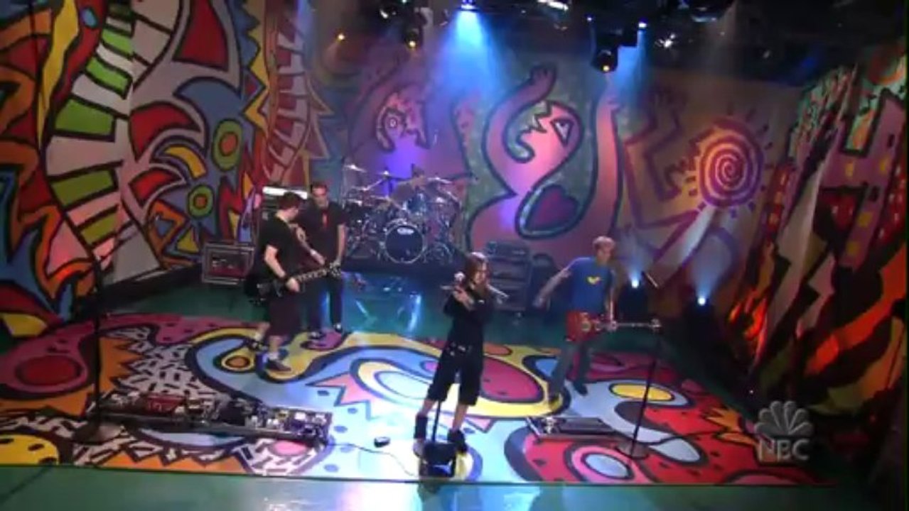 Avril Lavigne - Sk8er Boi @ The Tonight Show Jay Leno 10/09/2002 - HD 1080p