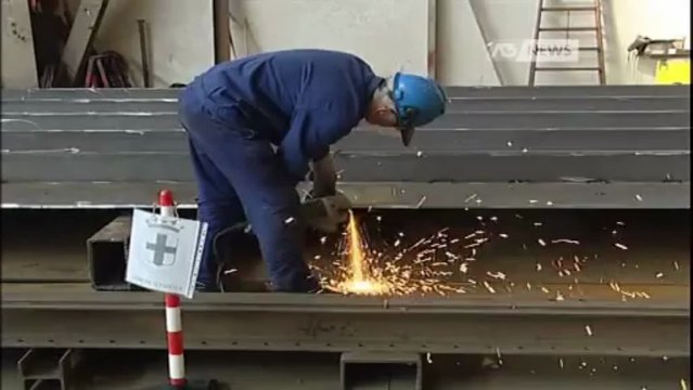 SEMPRE MENO LAVORO, SEMPRE PIU' CRISI