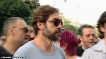 Los Bardem dejan a sus empleados en la calle