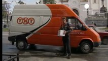 TNT Express cuts jobs after takeover blocked