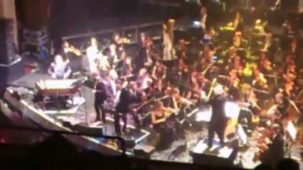 L'AILE OU LA CUISSE THEME by VLADIMIR COSMA @GRAND REX PARIS 24-03-2013