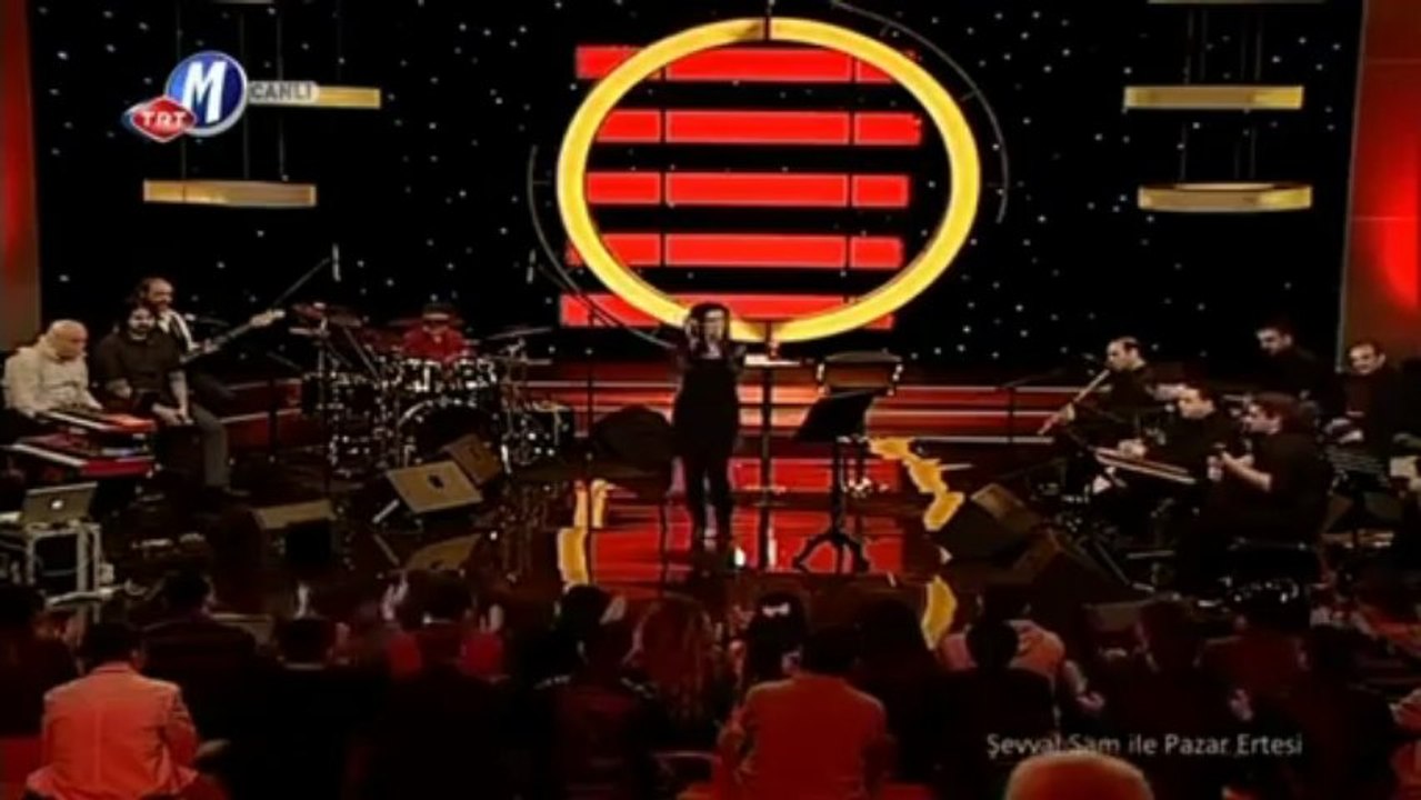 Şevval sam    -  Kalenin dibinde taş ben olaydım