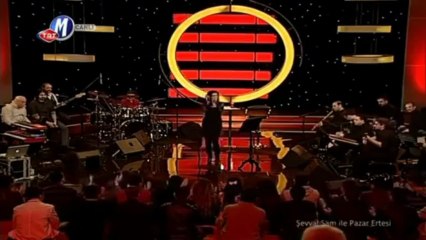 Şevval sam    -  Kalenin dibinde taş ben olaydım