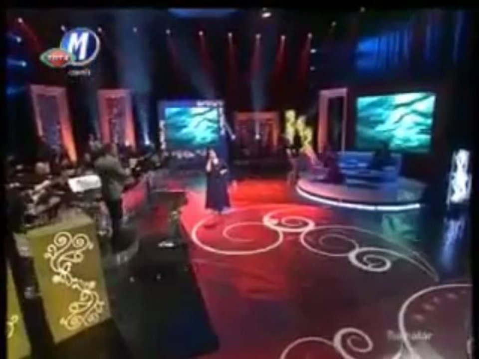 Gülay     ♫ Kendine iyi bak beni düşünme