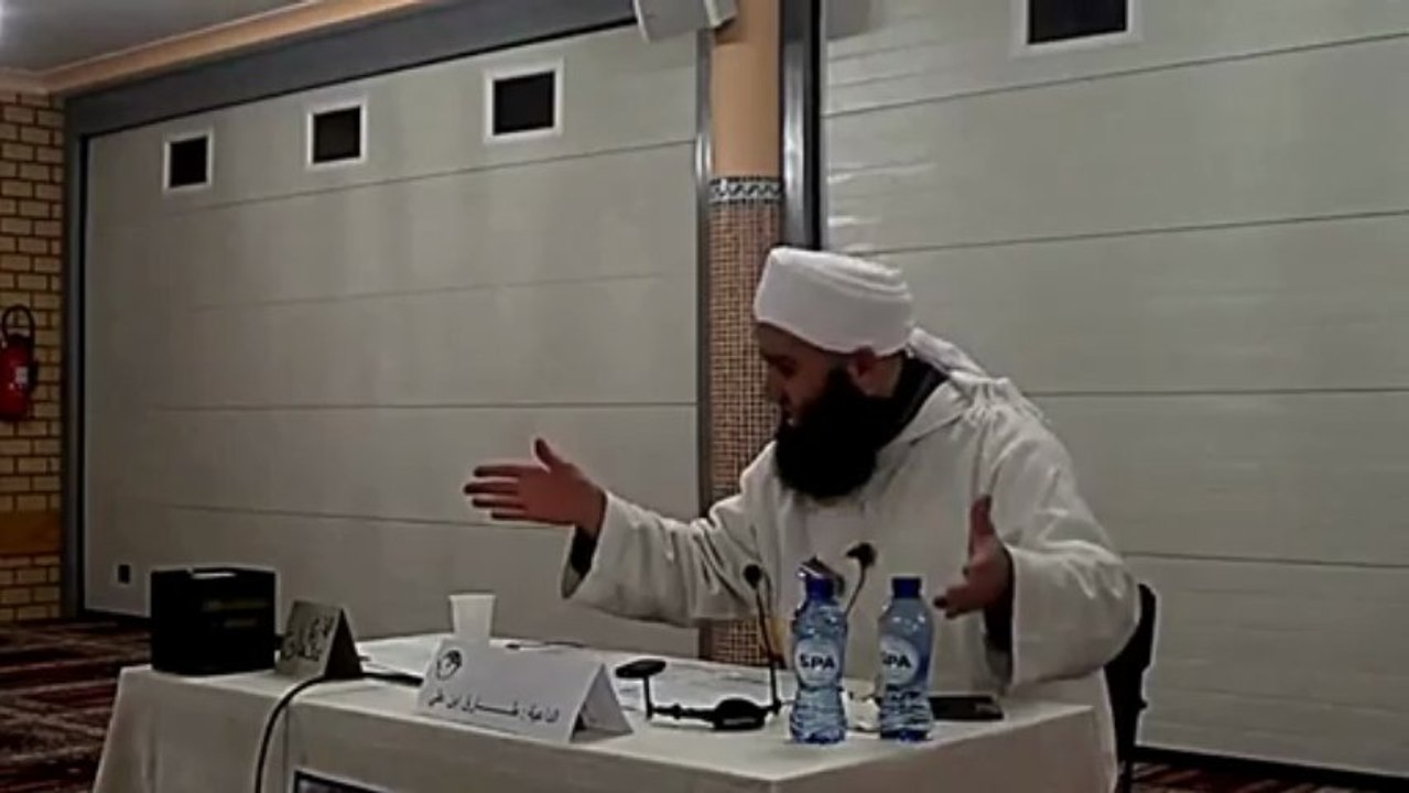 ANECDOTE EN RIF - FAITES CA QUE VOUS AVEZ A FAIRE N' ECOUTEZ PAS LES GENS....... TARIK IBN ALI