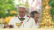 El papa pide la paz para el mundo y dice que el egoísmo amenaza la vida y la familia