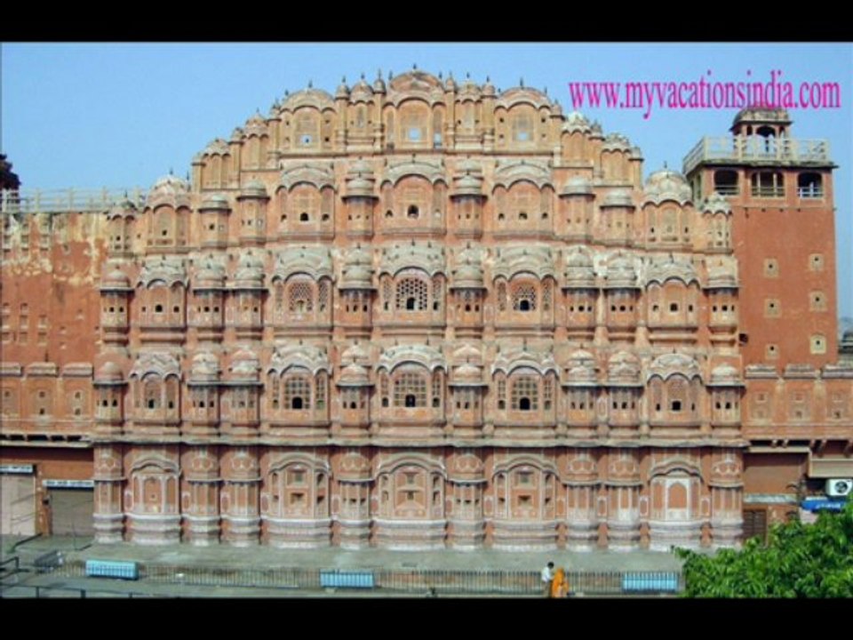 Enjoy Awesome Golden Triangle Vacation Packages