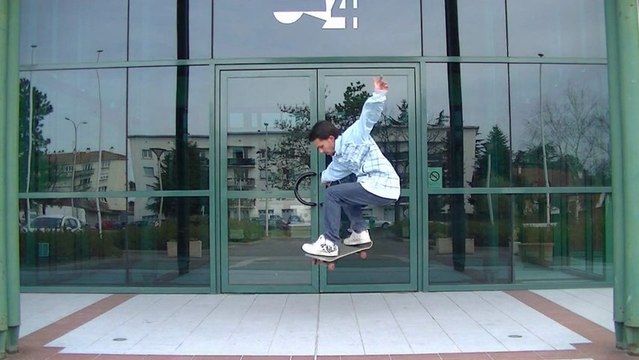 Tricks Tips : Le half cab (fakie 180° back)