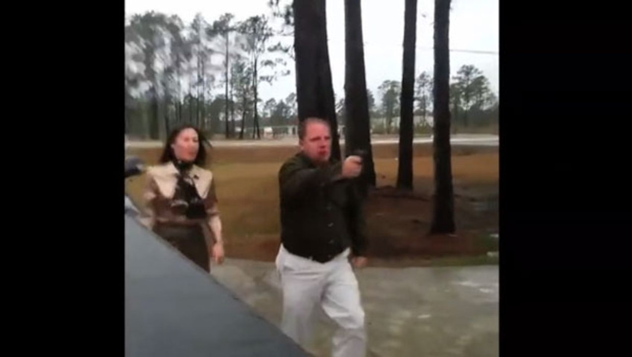 Il sort un pistolet pendant un road rage