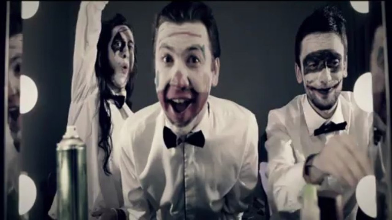 Deli Gömleği - Kuyu