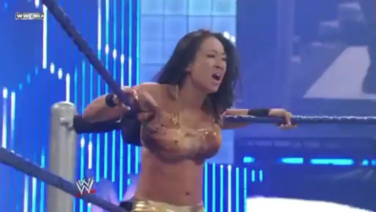 Michelle McCool Vs. Gail Kim - WWE Smackdown 5/8/09