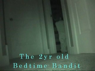 2χρονος κλέβει τα παιχνίδια της αδερφής του