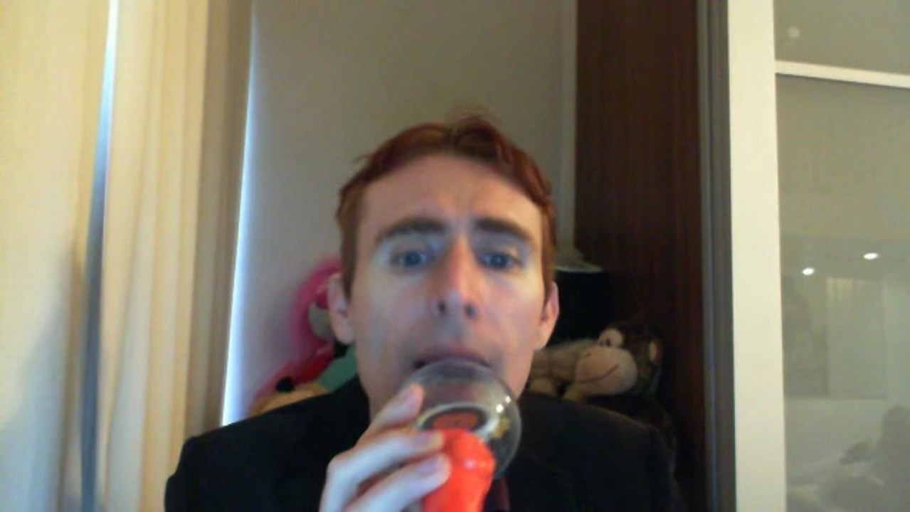 Wiwi égratigne "je reste" d'Amel Bent