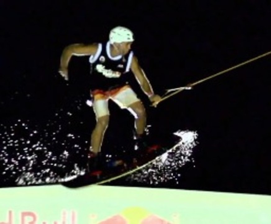 Night Wakeboarding in Brazil - Red Bull Wake Premiere - 2013
