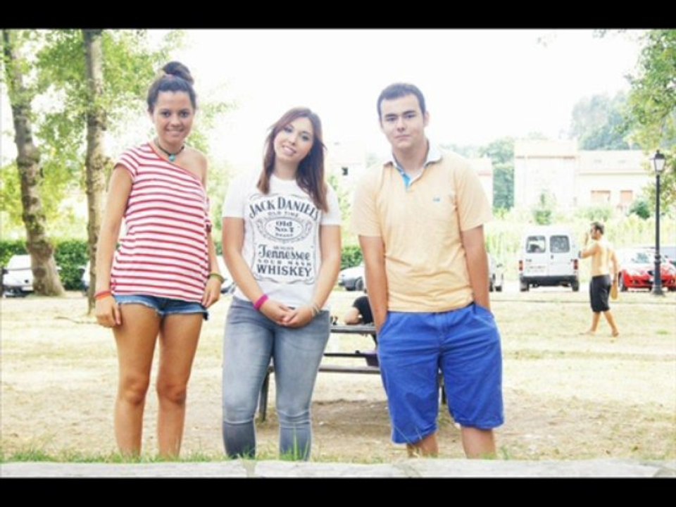 FEEELICIDADES VARIS!