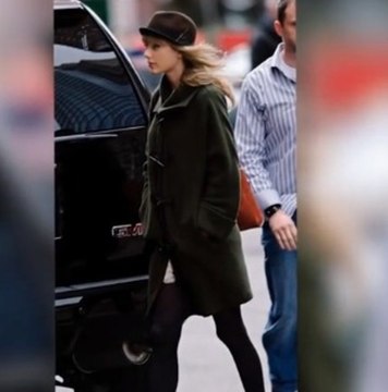Taylor Swift Has a Dressed Down Day