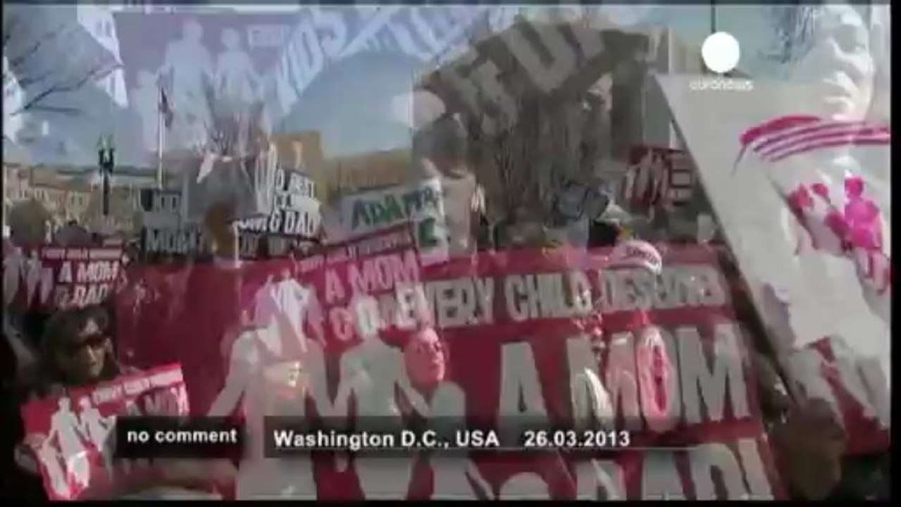 Pro and anti-gay marriage protests in... - no comment