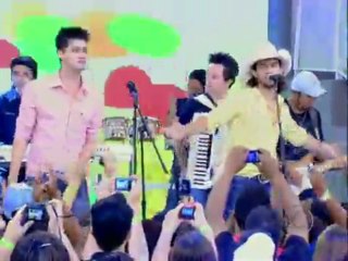Munhoz e Mariano cantam Camaro Amarelo 21 02 2013