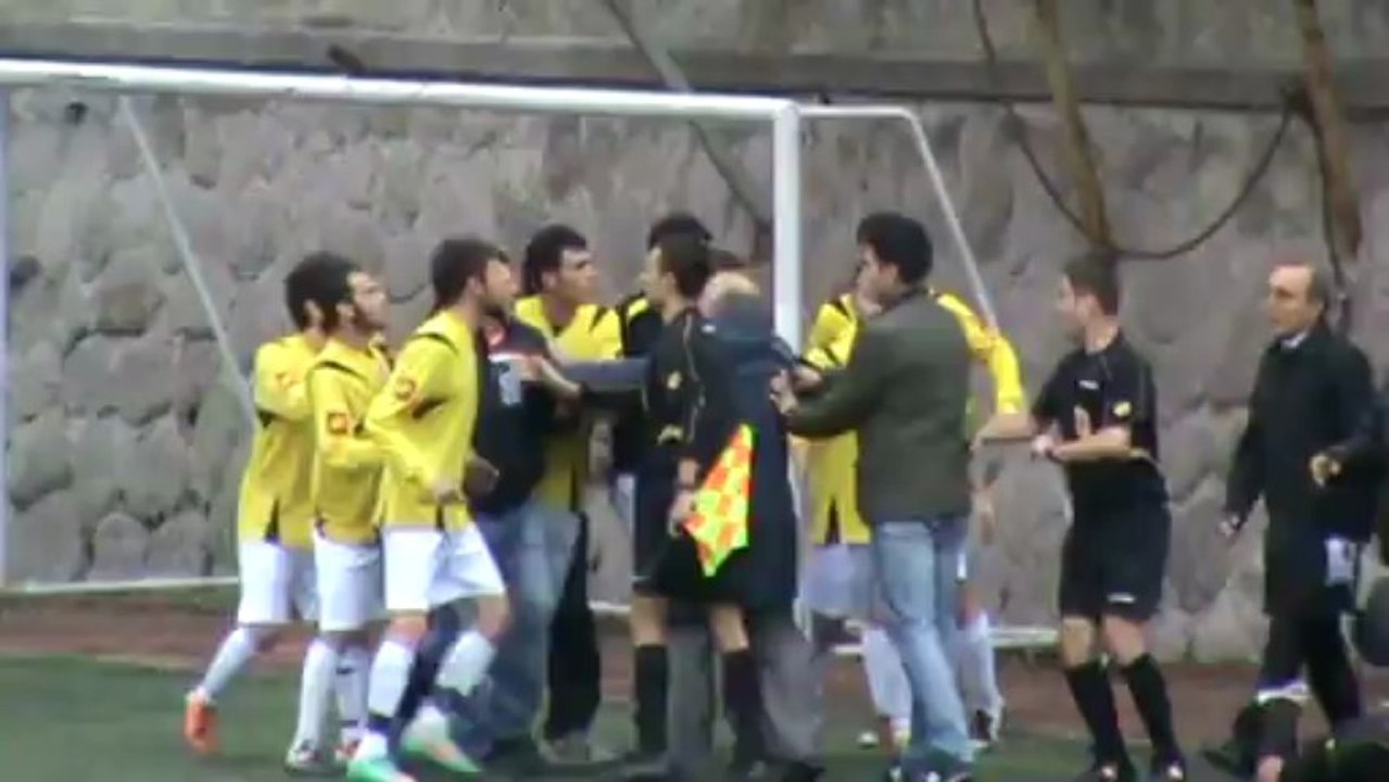 Amatörün Sesi Hakem Hastanelik Oldu