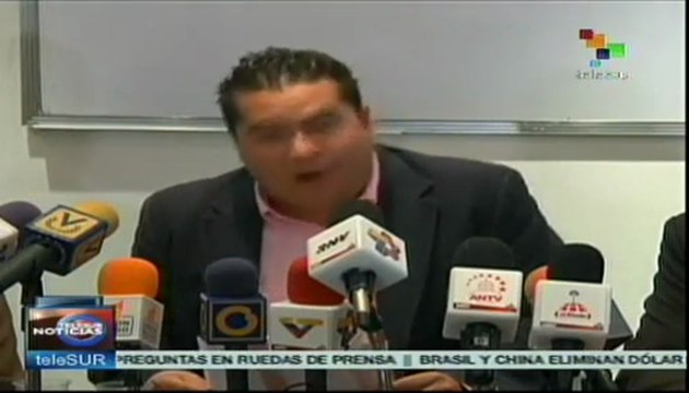 Diputados opositores retiran apoyo a Capriles