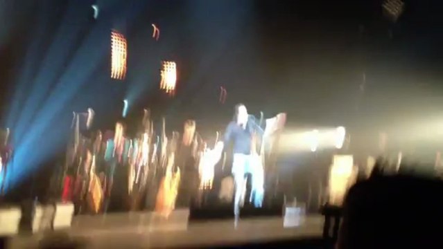 Saez Je veux qu'on b**** sur ma tombe Live @ Zénith de Nantes