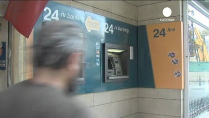 Los chipriotas solo podrán sacar 3.000 euros para sus...