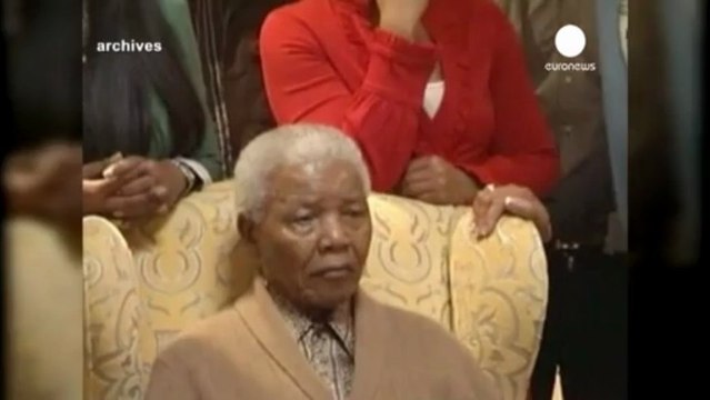 Nelson Mandela ricoverato per un'infezione polmonare