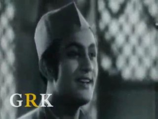 POJA KE DO PHOOL CHARHA KE KEHTA HAI INSAN