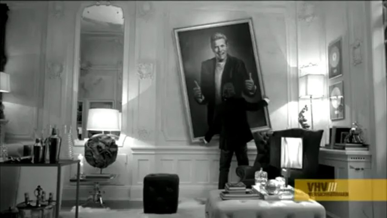 VHV Webespot Unfallversicherung - Dieter Bohlen mit dem Kopf durch die Wand