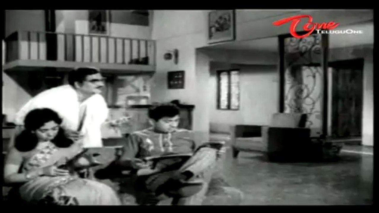 Comedy Scene Between Chandra Mohan & Hotel Owner