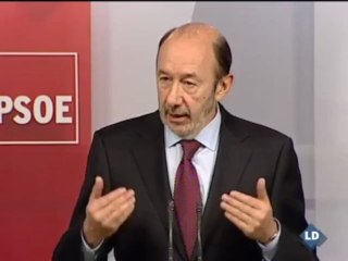 Rubalcaba exige la dimisión de Montoro