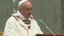 Pope Francis urges priests to focus on poor