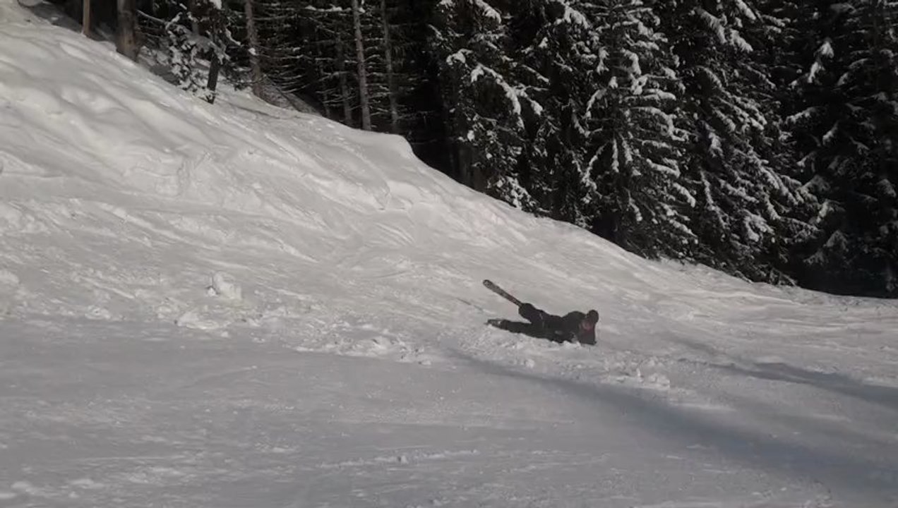 Chute ; >