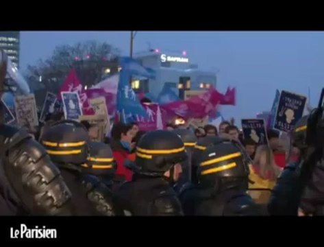 Les anti-mariage gay manifestent contre François Hollande