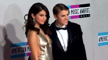 Justin Bieber Visits Selena Gomez