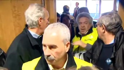 Trabajadores de Iberia tratan de presionar a los sindicatos