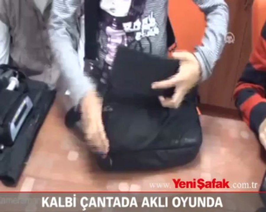 Kalbi çantada, aklı oyunda