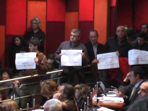 Napoli - Consiglio su Città della Scienza, int. De Magistris (29.03.13)
