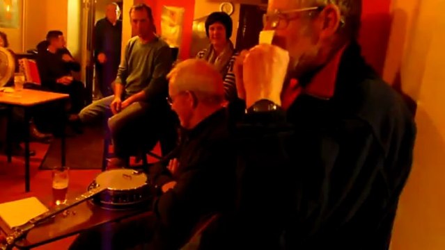 Ils ont des chapeaux ronds vive les Bretons