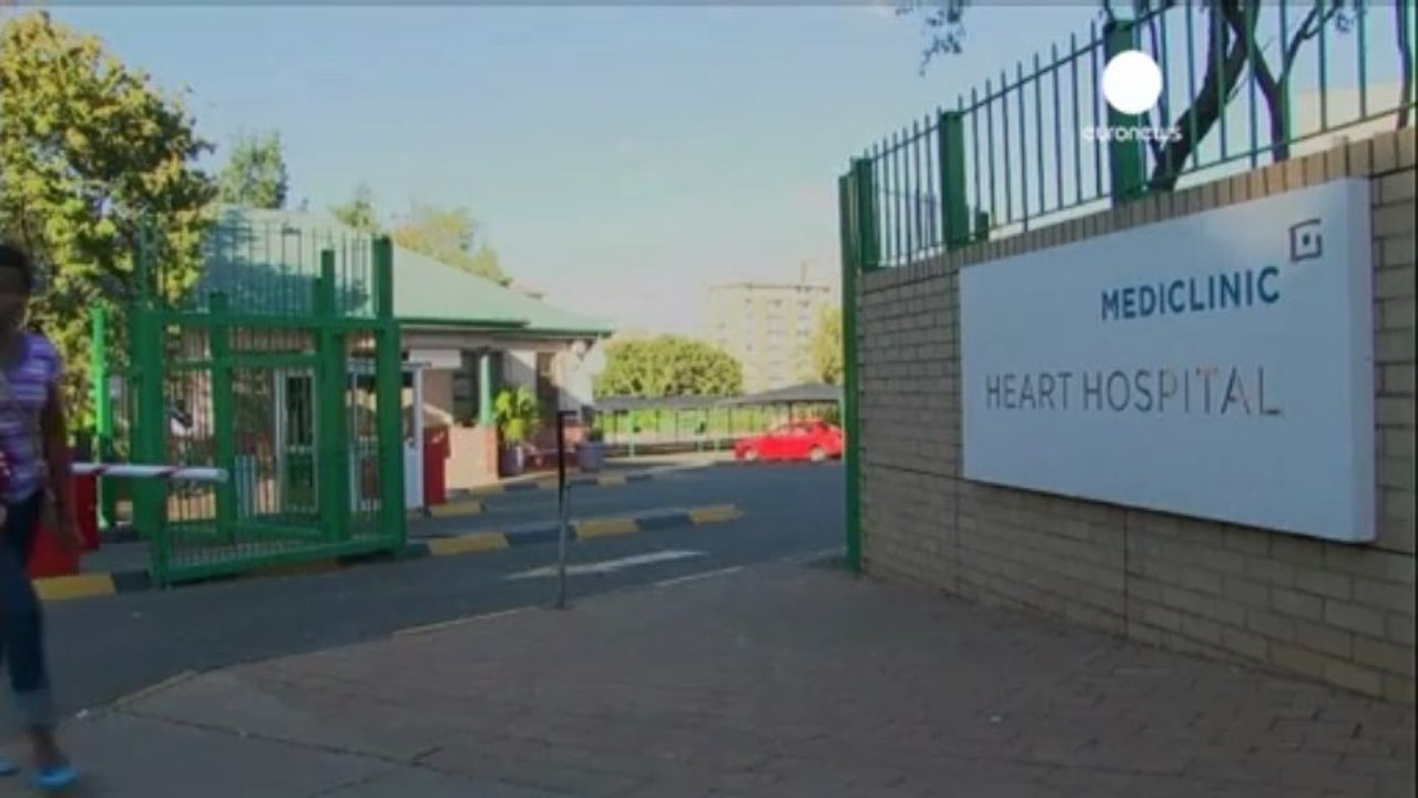 Nelson Mandela's health 'improves'
