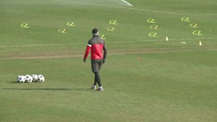 Foot: entraînement du Paris Saint-Germain au Camp des Loges
