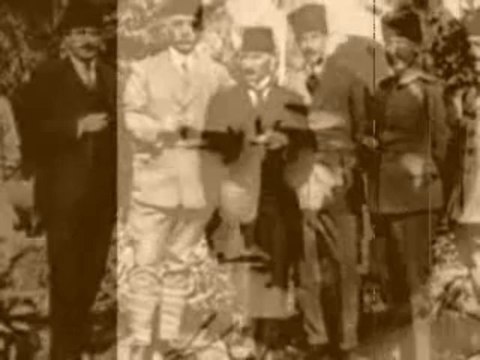 Atatürk'ü Saygıyla Anıyoruz !